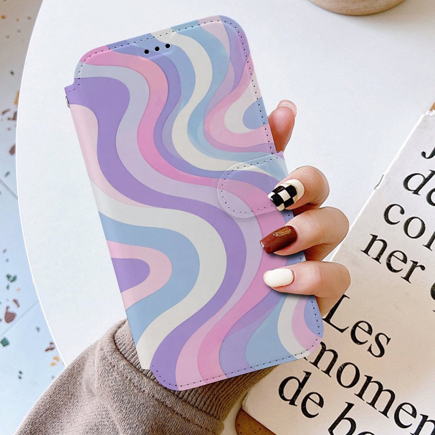 iPhone 16 Plus – Klapphülle mit Kartenfächern und Standfunktion