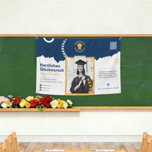 Personalisiertes Abschlussbanner mit Foto & Text | 71×47 Zoll