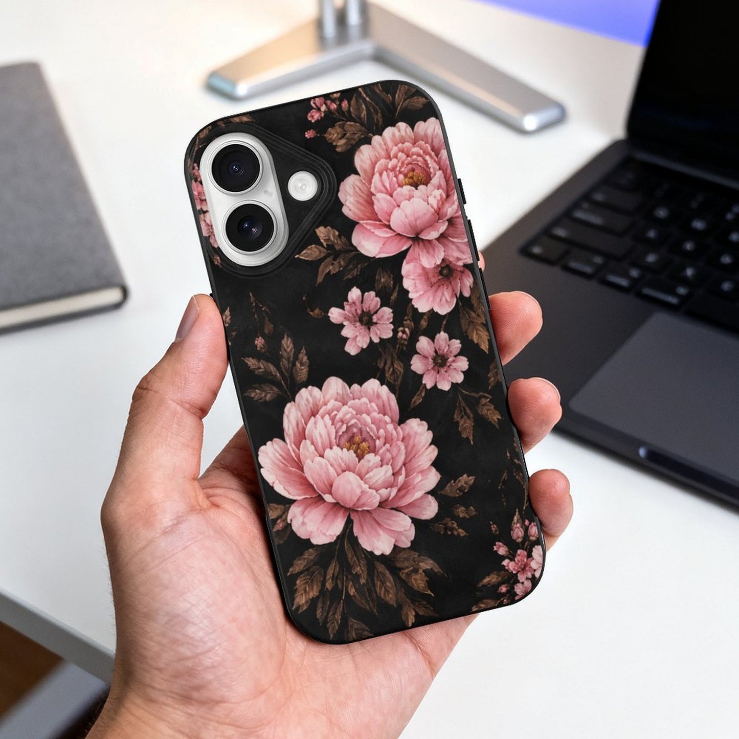 iPhone 17 Hülle – Schwarzes TPU Case mit Floraldesign